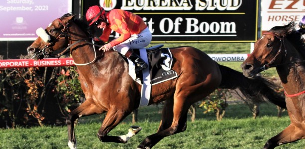 Apache Chase shows his class in the Weetwood Handicap